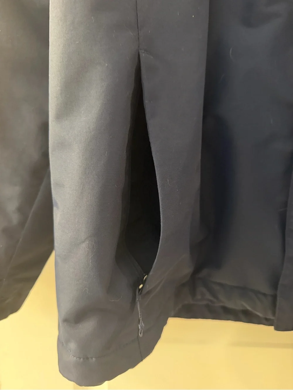 The North Face Men's Large Insulated Hooded Jacket Navy Blue